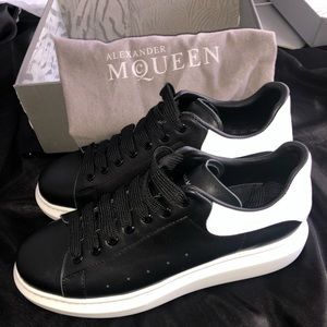 Alexander McQueen oversized sneaker